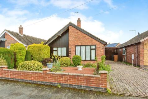 2 bedroom detached bungalow for sale