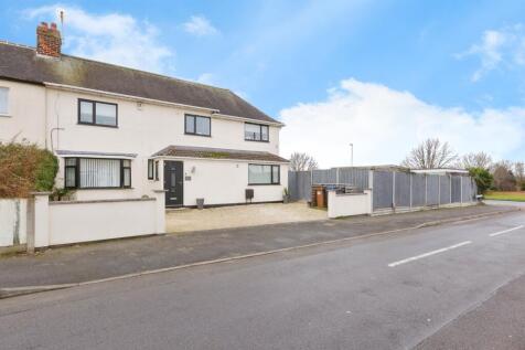 4 bedroom semi-detached house for sale
