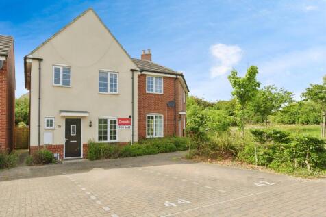 3 bedroom semi-detached house for sale