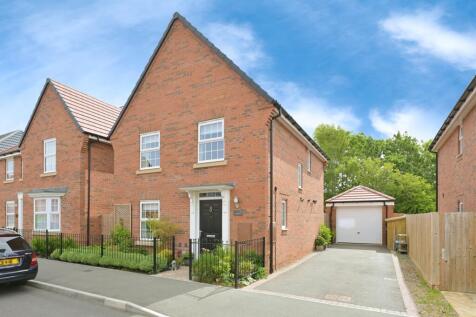 4 bedroom detached house for sale