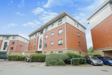 2 bedroom ground floor flat for sale