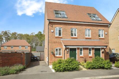 3 bedroom semi-detached house for sale