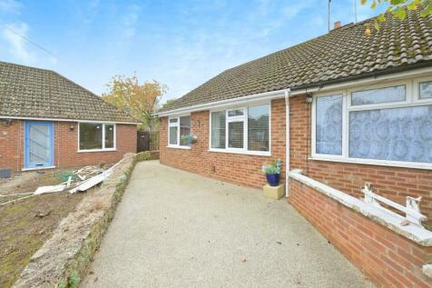 2 bedroom semi-detached bungalow for sale