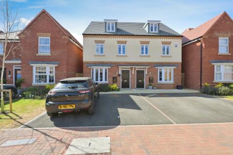3 bedroom town house for sale