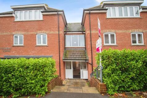 2 bedroom ground floor flat for sale