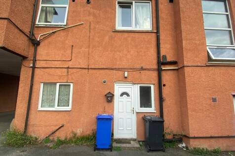 1 bedroom ground floor flat for sale