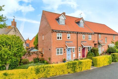 3 bedroom town house for sale