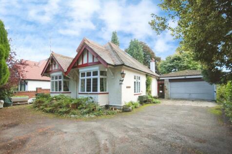 4 bedroom detached bungalow for sale