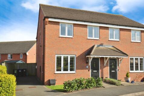3 bedroom semi-detached house for sale