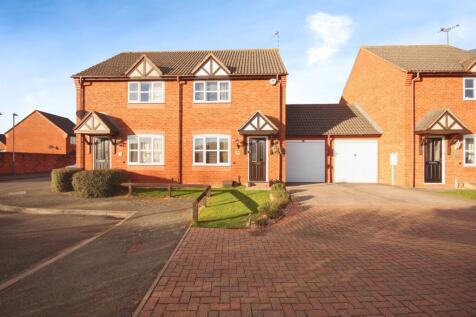 2 bedroom semi-detached house for sale