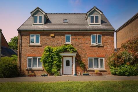 5 bedroom detached house for sale