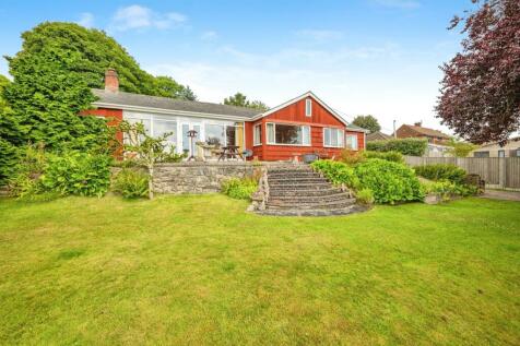 4 bedroom detached bungalow for sale