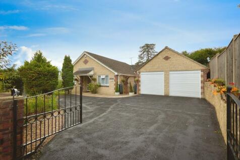 4 bedroom detached bungalow for sale