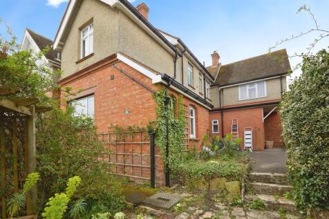 5 bedroom semi-detached house for sale