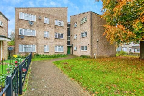 1 bedroom ground floor flat for sale