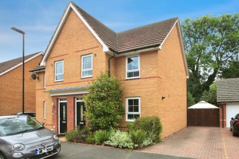 3 bedroom semi-detached house for sale