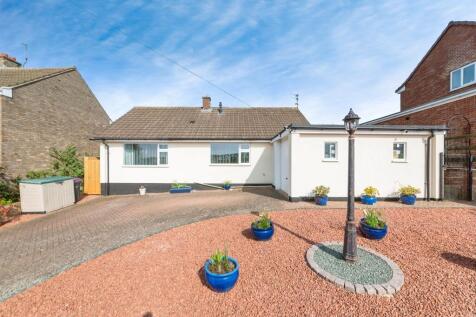 2 bedroom detached bungalow for sale