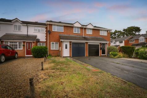 3 bedroom terraced house for sale