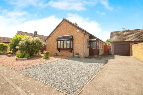 2 bedroom detached bungalow for sale