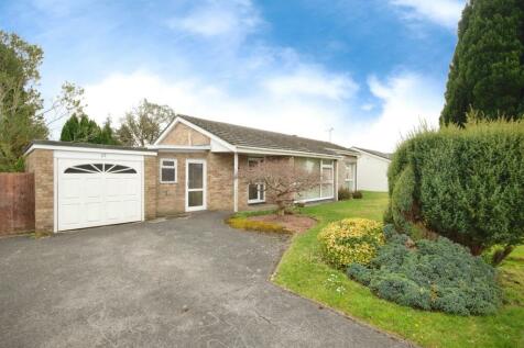 3 bedroom detached bungalow for sale