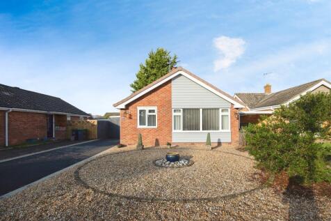 2 bedroom detached bungalow for sale
