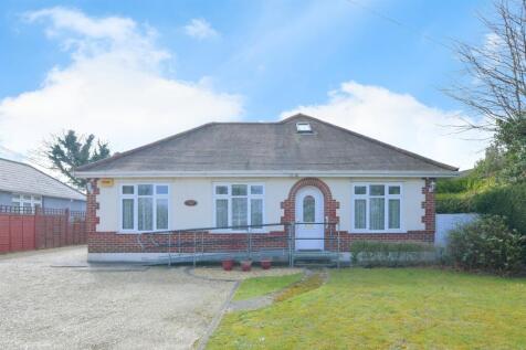 4 bedroom detached bungalow for sale