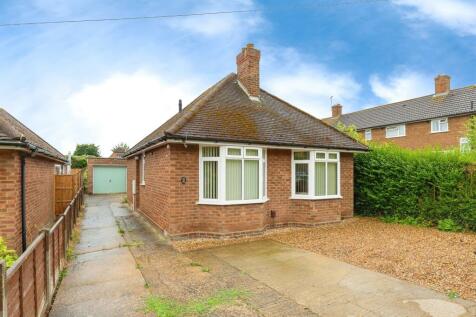 2 bedroom detached bungalow for sale