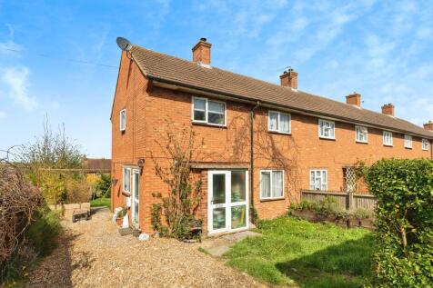 2 bedroom end of terrace house for sale