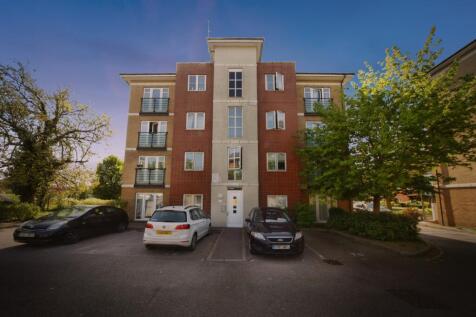 1 bedroom ground floor flat for sale