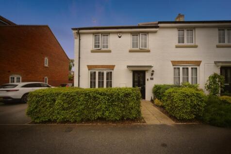 4 bedroom semi-detached house for sale