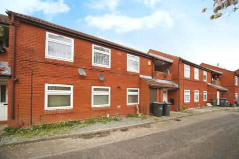 2 bedroom maisonette for sale