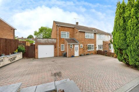 5 bedroom semi-detached house for sale