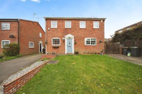 2 bedroom semi-detached house for sale