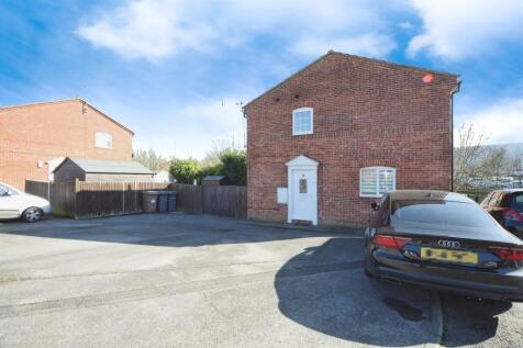 1 bedroom maisonette for sale