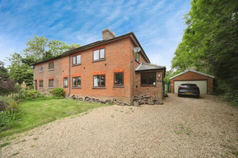 4 bedroom semi-detached house for sale