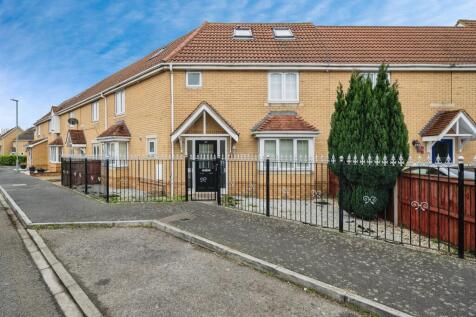 5 bedroom terraced house for sale