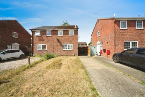 2 bedroom semi-detached house for sale