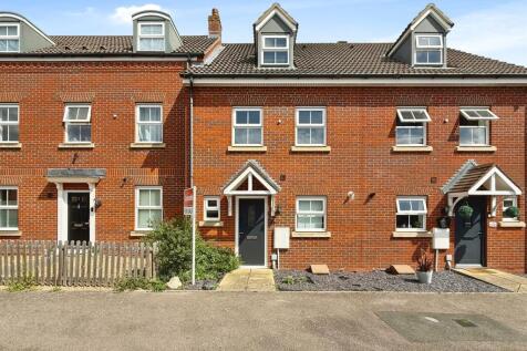 3 bedroom terraced house for sale
