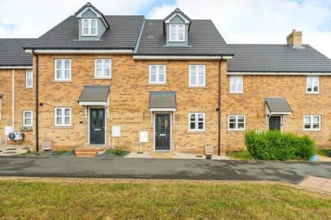 4 bedroom terraced house for sale