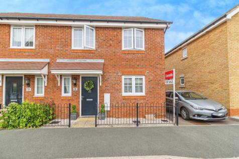 4 bedroom semi-detached house for sale