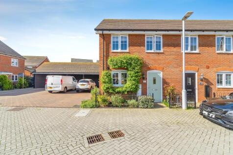2 bedroom end of terrace house for sale