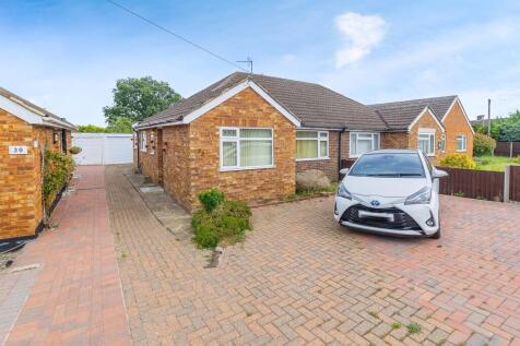 2 bedroom semi-detached house for sale