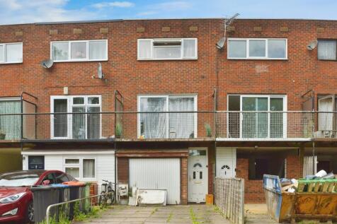 3 bedroom town house for sale