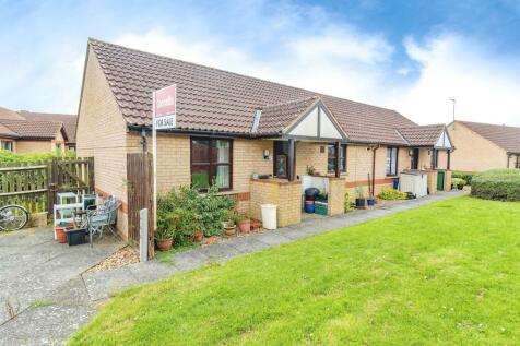 2 bedroom semi-detached bungalow for sale