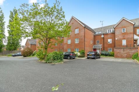 2 bedroom ground floor flat for sale