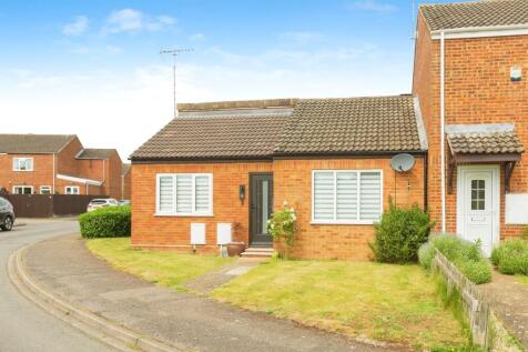 2 bedroom terraced bungalow for sale