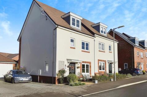 4 bedroom semi-detached house for sale