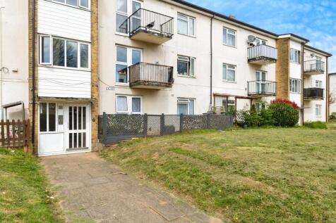 2 bedroom ground floor flat for sale