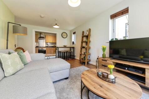2 bedroom ground floor flat for sale