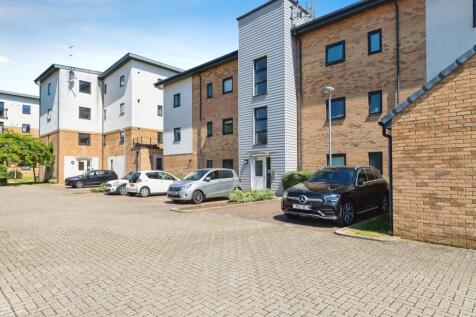 2 bedroom ground floor flat for sale